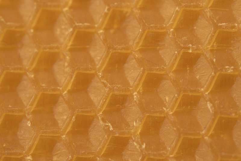 Mandorla-Natursubstanz: Bienenwachs